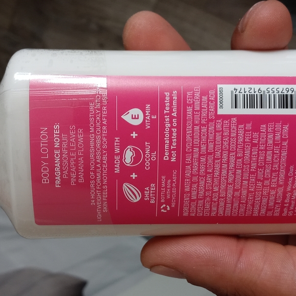 Buy1/Get 50% off Bahamas Passionfruit & Banana Flower Lotions 8oz - Picture 2 of 2